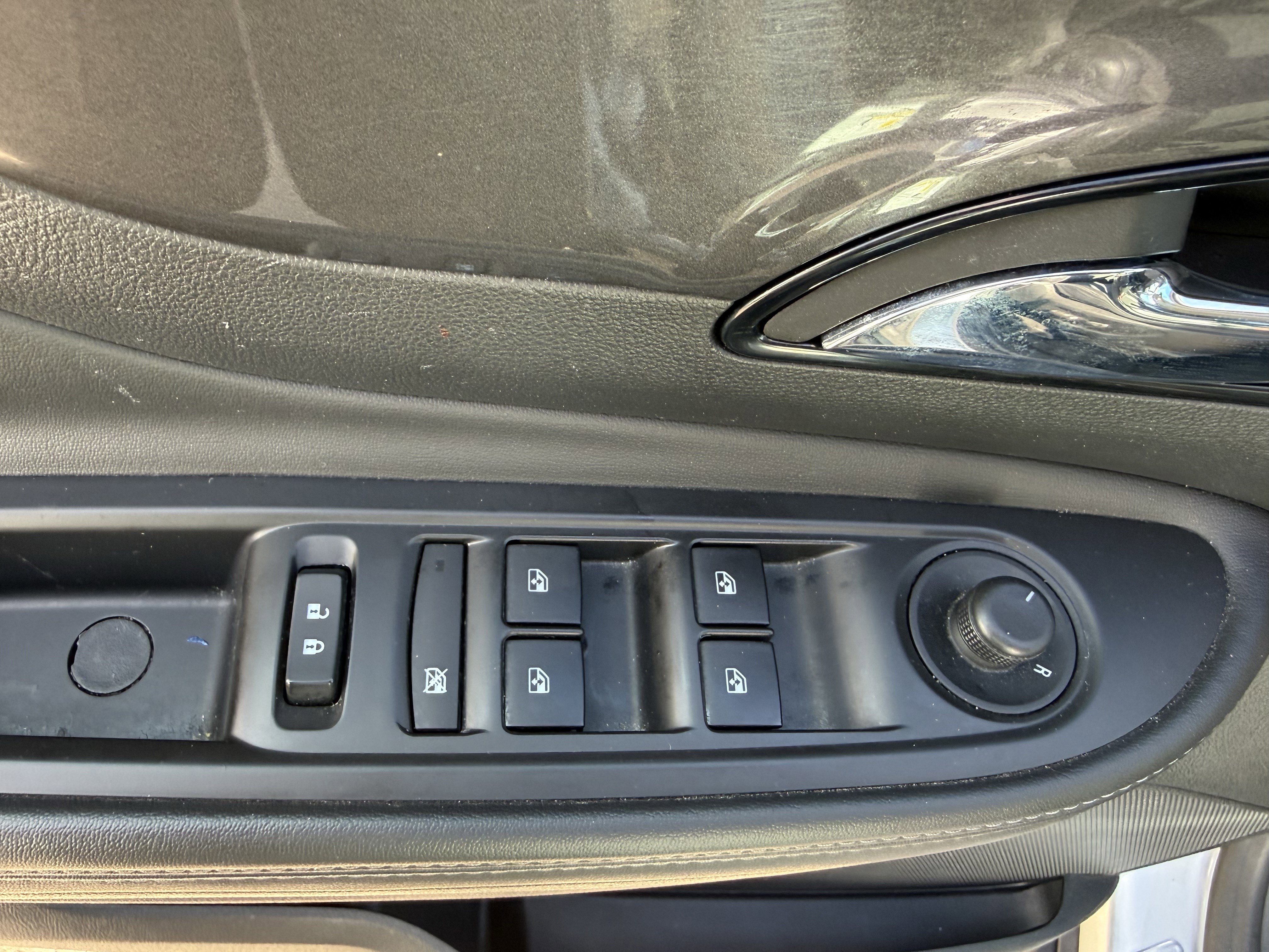 Used 2022 Buick Encore Preferred w/ Safety Package image 11