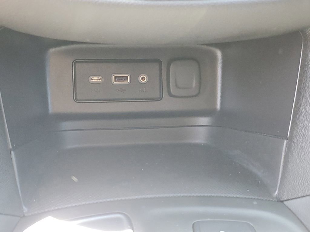 Used 2024 Chevrolet Equinox LT w/ LPO, Floor Liner Package FWD image 17