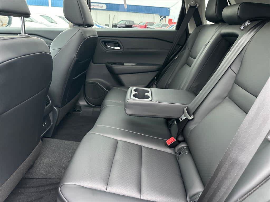 Used 2026 Nissan Rogue Dark Armor FWD image 11