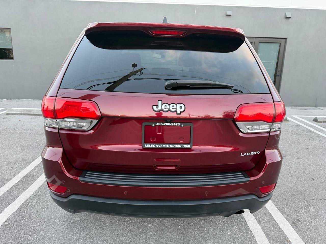 Used 2018 Jeep Grand Cherokee Laredo RWD image 8