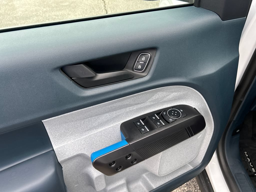 Used 2025 Ford Maverick XLT w/ XLT Luxury Package FWD image 12