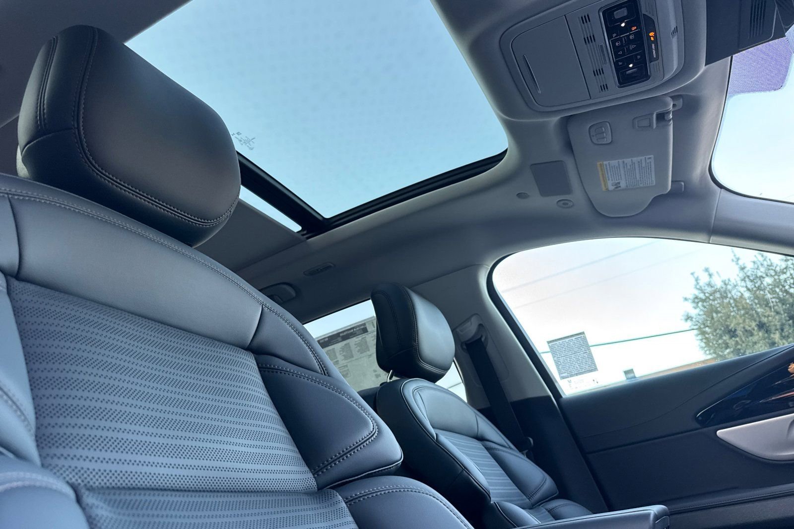 New 2026 Lincoln Nautilus Reserve AWD/4WD image 14