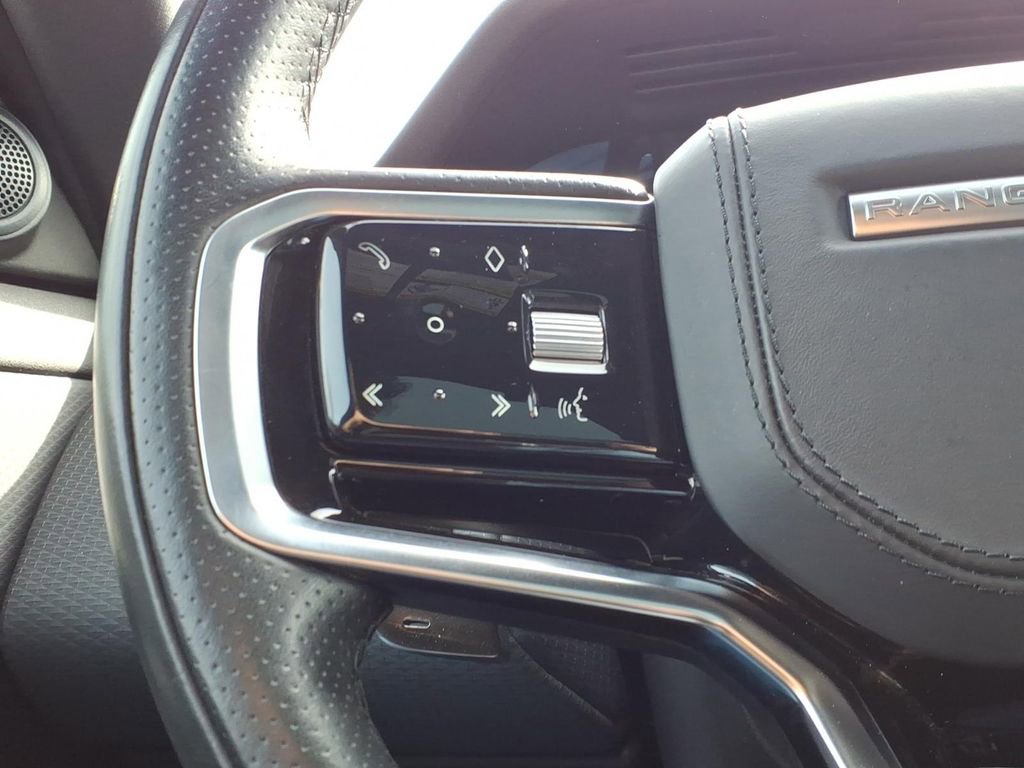 Used 2023 Land Rover Range Rover Evoque R-Dynamic S image 17