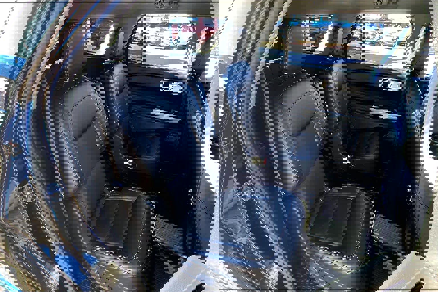 Used 2023 Ford Explorer Limited w/ Limited Technology Package image 19