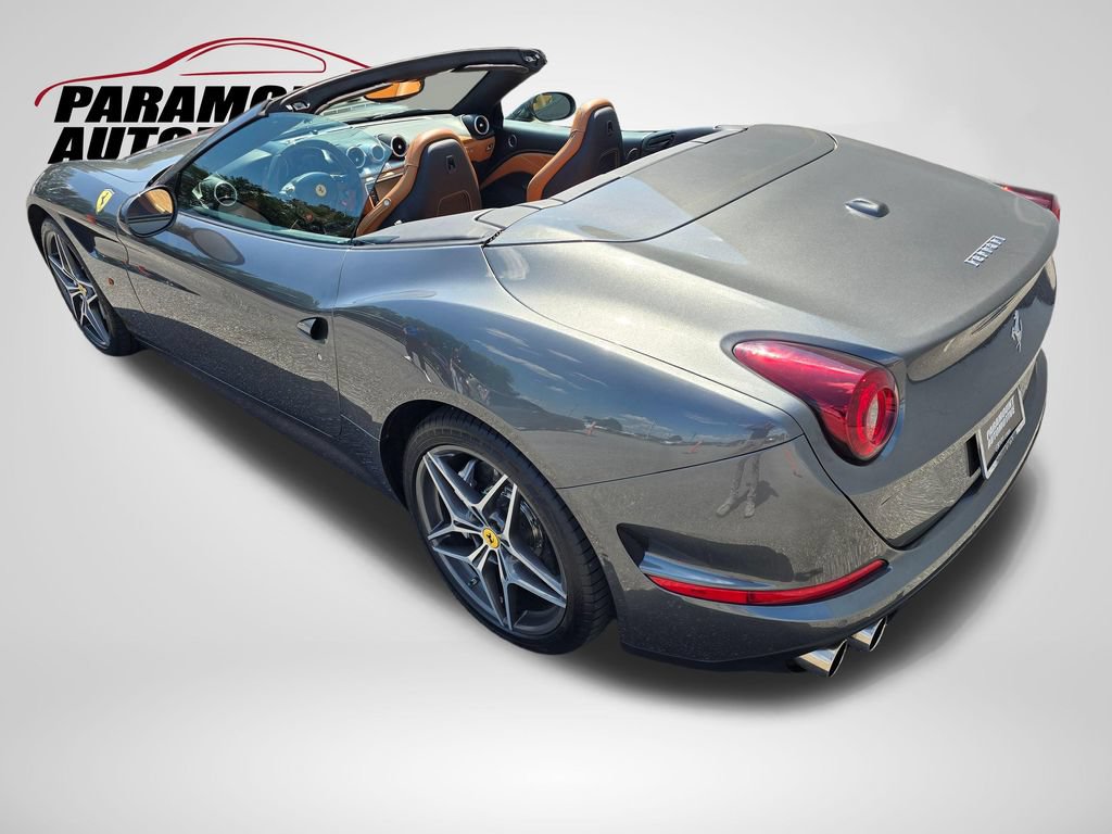 Used 2015 Ferrari California T RWD image 9