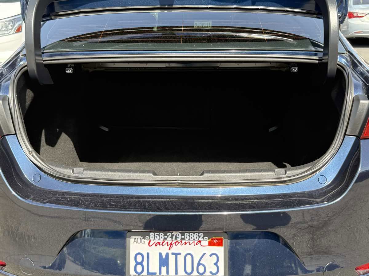 Used 2019 MAZDA MAZDA3 Back Up Cam, Easy Financing, C image 8