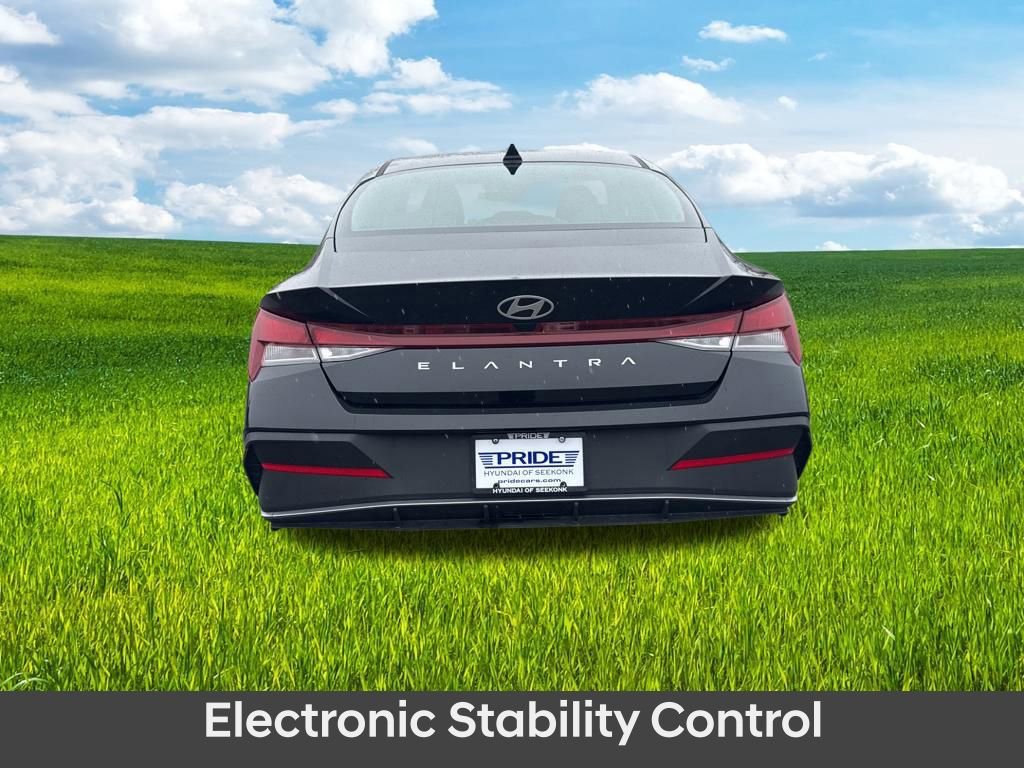 Used 2026 Hyundai Elantra SE image 8