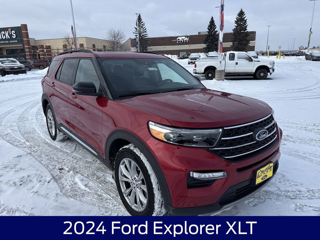 Used 2024 Ford Explorer XLT w/ Equipment Group 202A image 5
