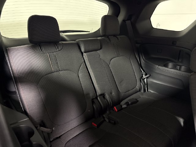 Used 2025 Honda Pilot Sport image 18