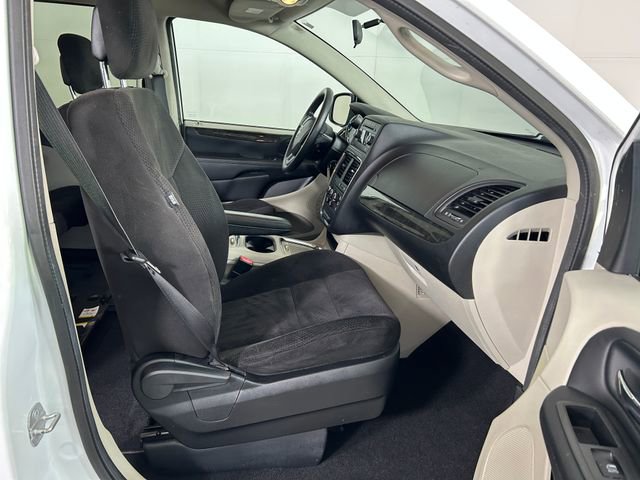 Used 2014 Dodge Grand Caravan SXT image 27
