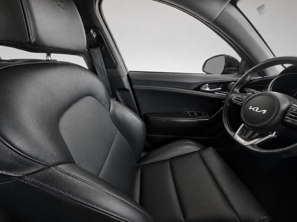 Certified 2022 Kia Stinger GT-Line w/ Sun & Sound Package AWD/4WD image 27
