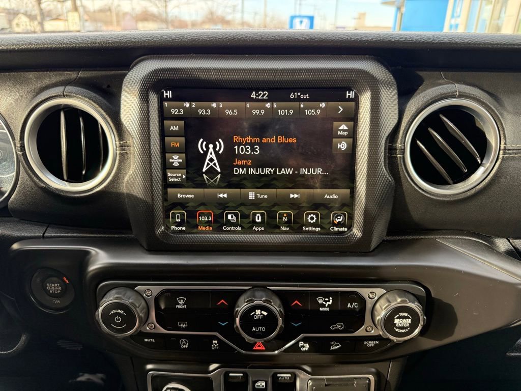 Used 2018 Jeep Wrangler Unlimited Sahara AWD/4WD image 23