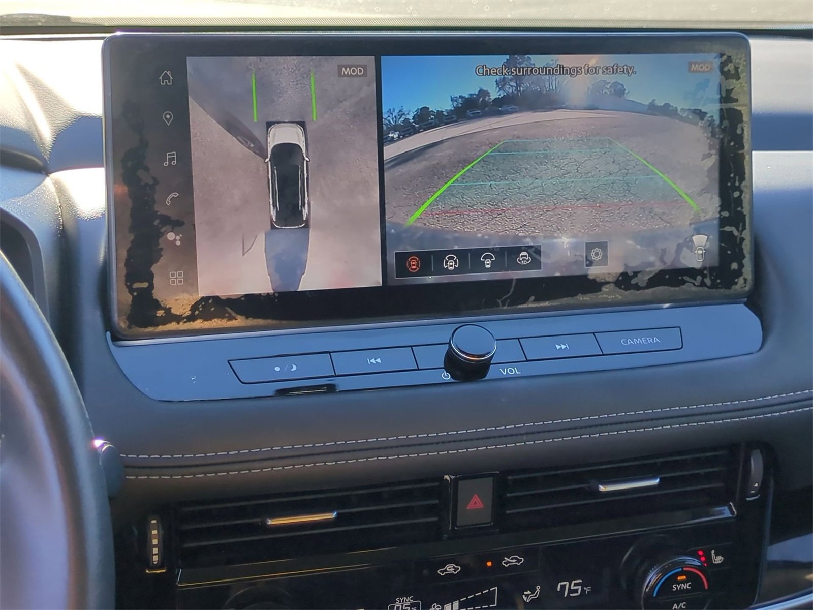 Used 2024 Nissan Rogue SL w/ SL Premium Package image 15