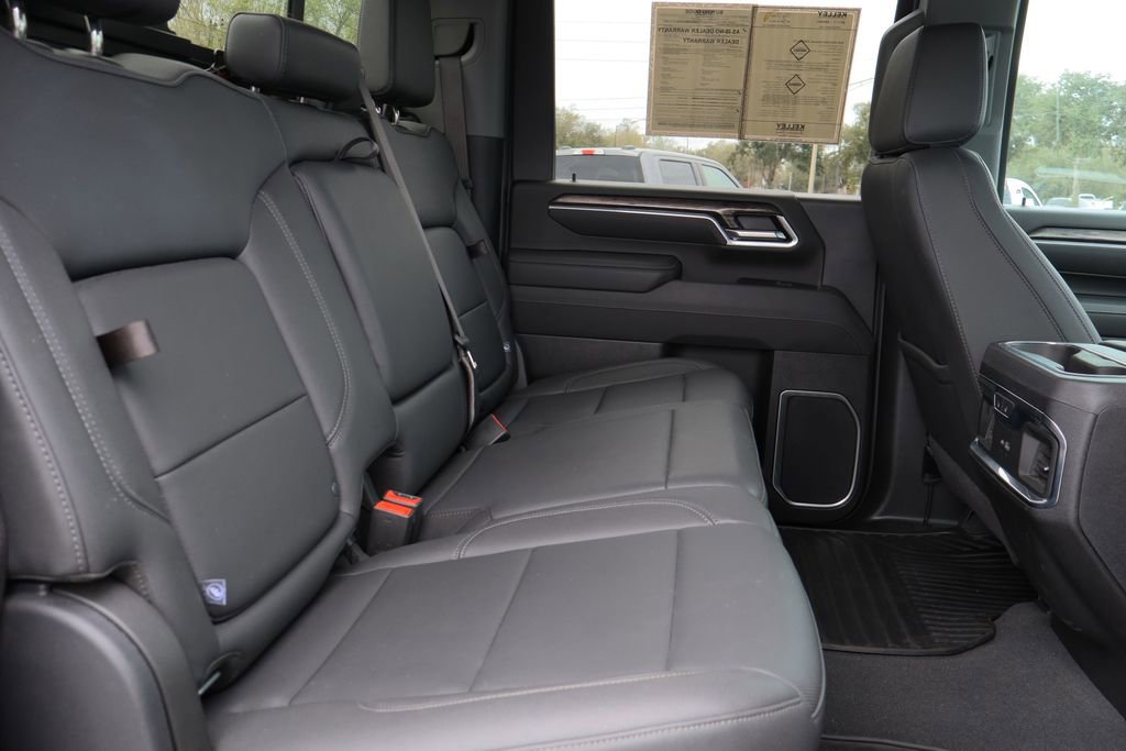 Used 2025 Chevrolet Silverado 2500 LTZ w/ LTZ Plus Package image 28