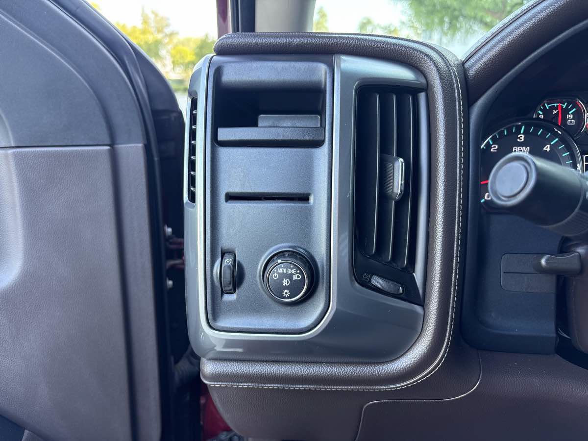 Used 2017 Chevrolet Silverado 1500 LTZ w/ LTZ Plus Package RWD image 20