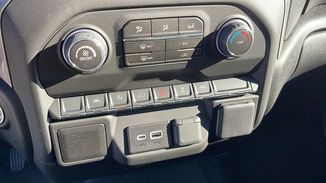 New 2026 Chevrolet Silverado 1500 Custom w/ LPO, Dark Essentials Package image 19