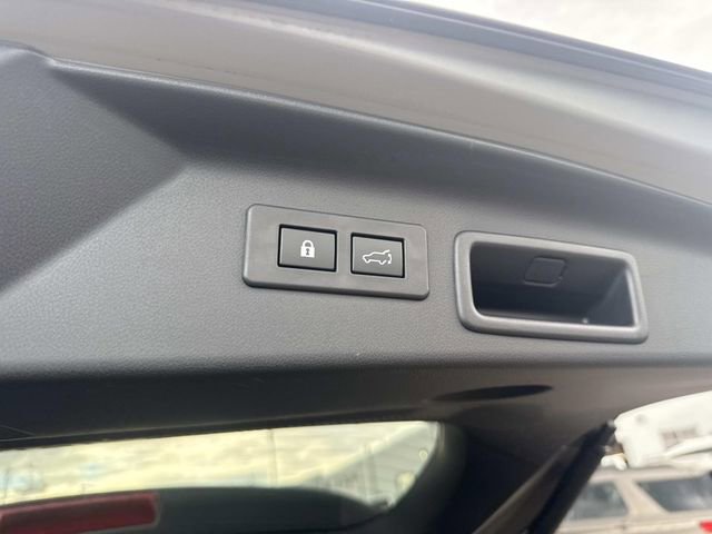 Used 2025 Subaru Forester Limited AWD/4WD image 8
