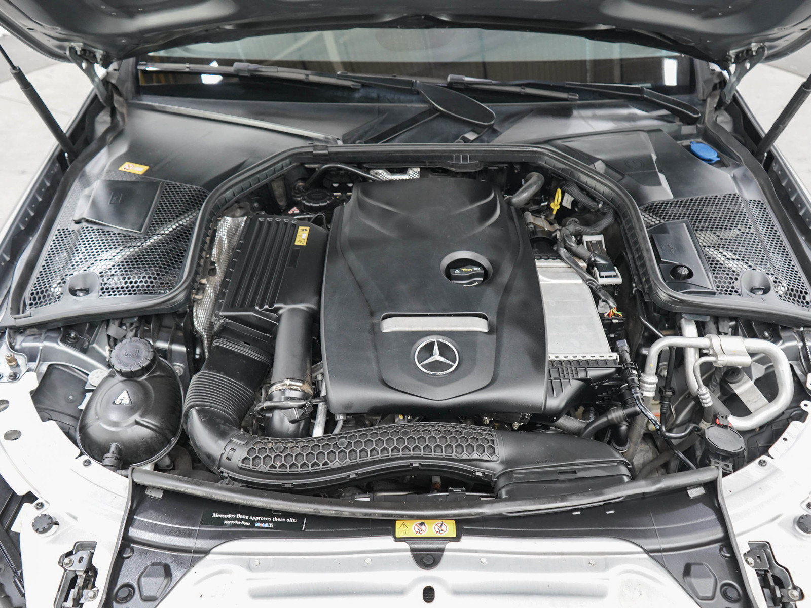 Used 2016 Mercedes-Benz C 300 4MATIC Sedan image 29