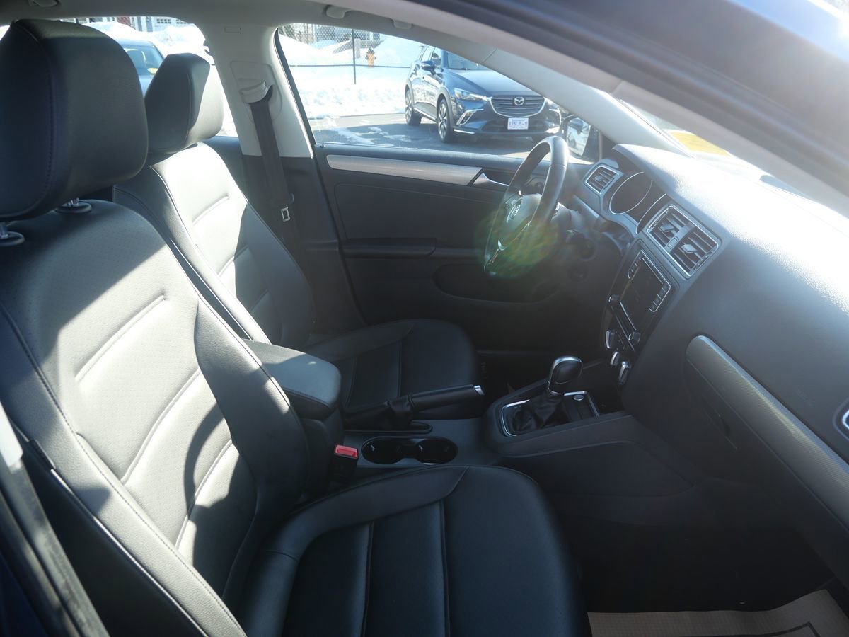 Used 2018 Volkswagen Jetta SE FWD image 16