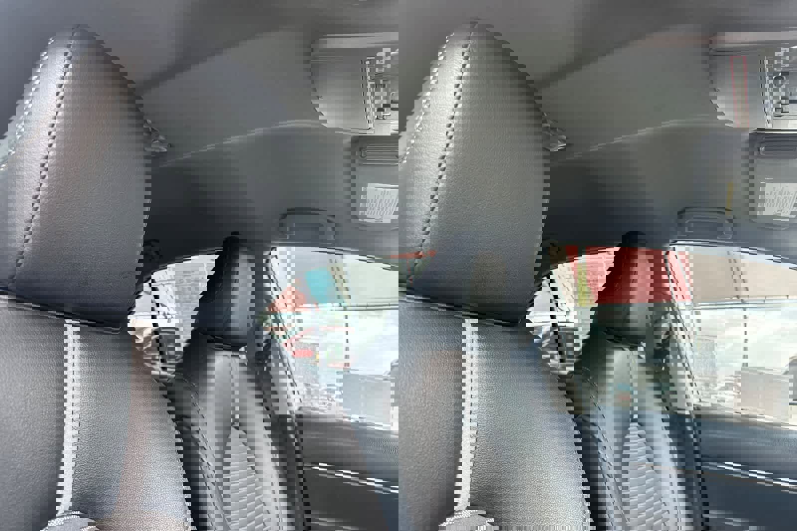 Used 2019 Toyota Camry SE w/ Carpet Mat Package image 16