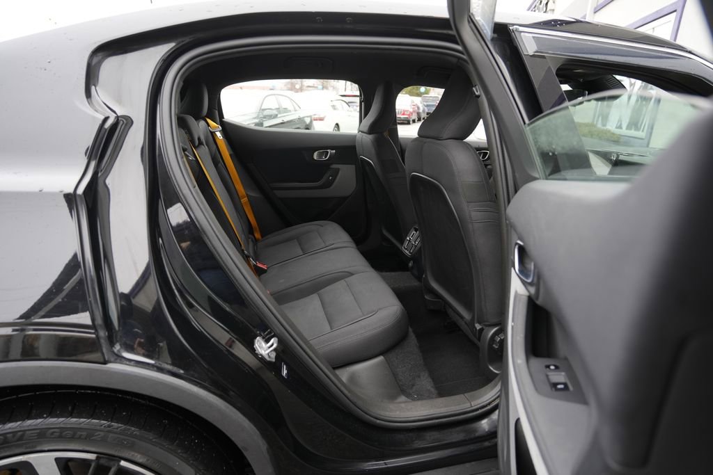 Used 2022 Polestar Polestar 2 w/ Performance Package image 33