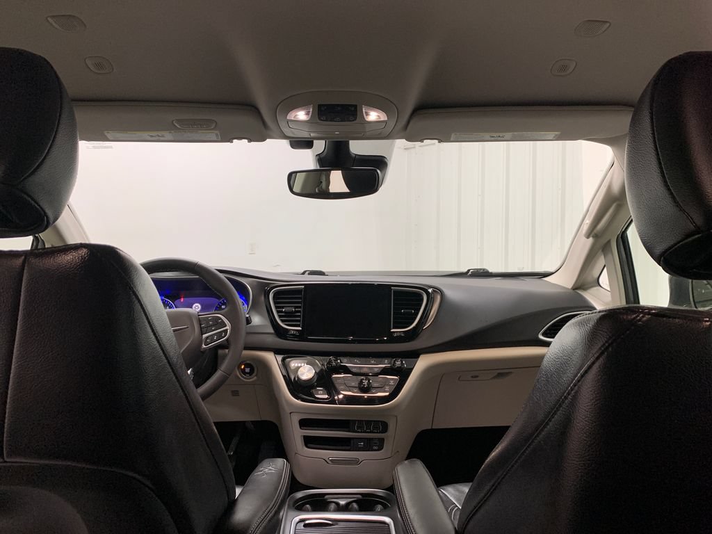 Used 2022 Chrysler Pacifica Touring-L FWD image 20