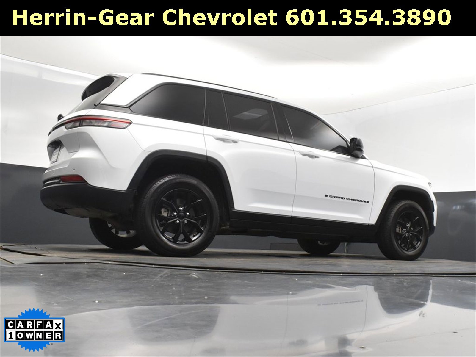 Used 2025 Jeep Grand Cherokee Altitude image 42