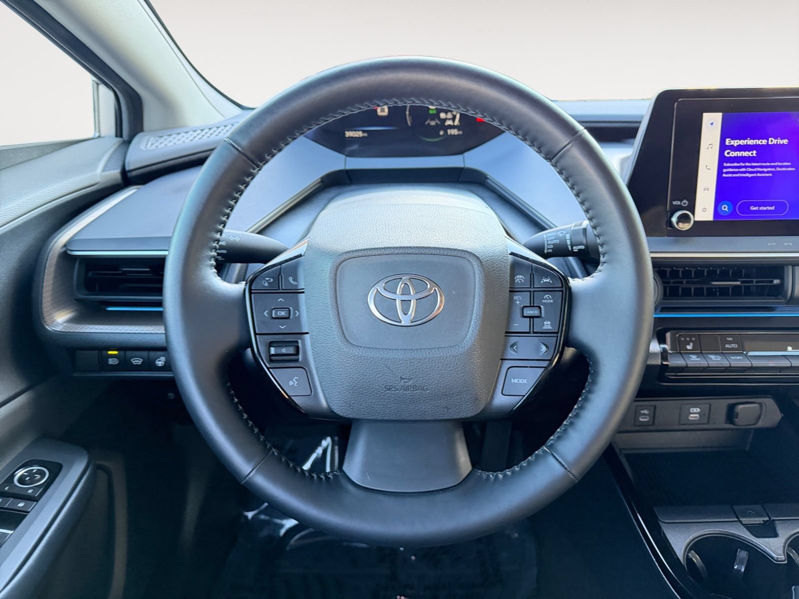 Used 2023 Toyota Prius XLE FWD image 12