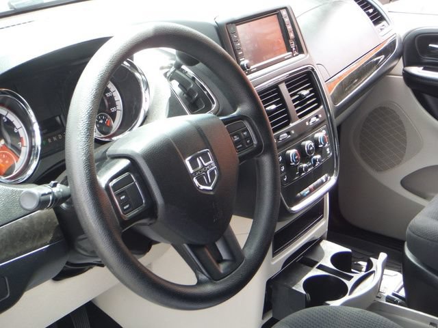 Certified 2019 Dodge Grand Caravan SE FWD image 3