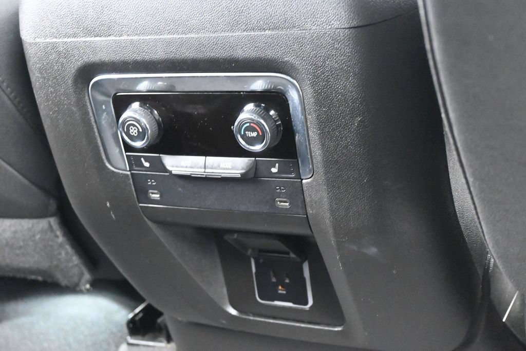 Used 2026 Chevrolet Suburban Premier AWD/4WD image 46