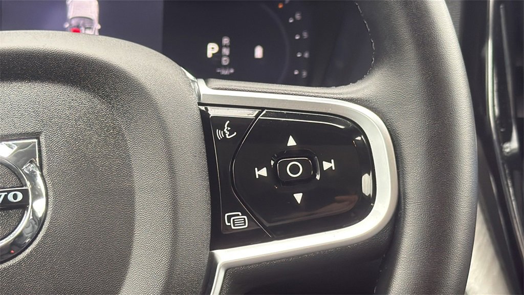 Certified 2025 Volvo XC60 B5 Plus image 11