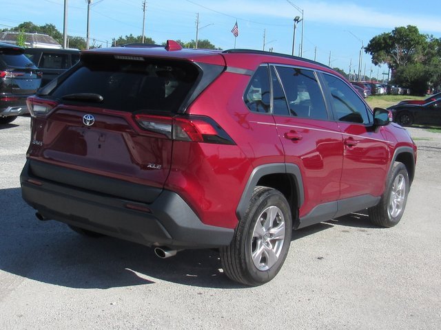 Used 2023 Toyota RAV4 XLE w/ Convenience Package image 4