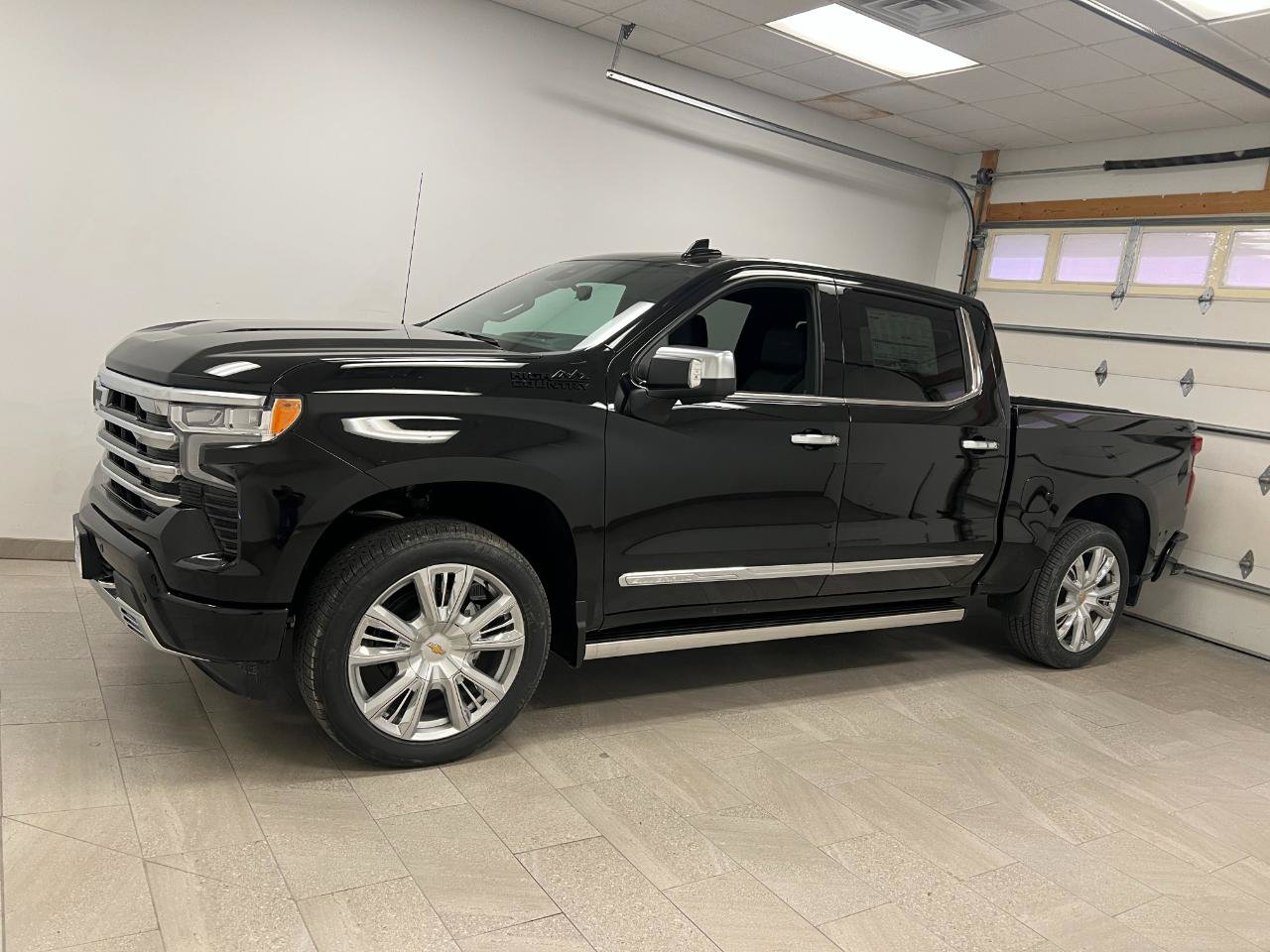 New 2026 Chevrolet Silverado 1500 High Country AWD/4WD image 5