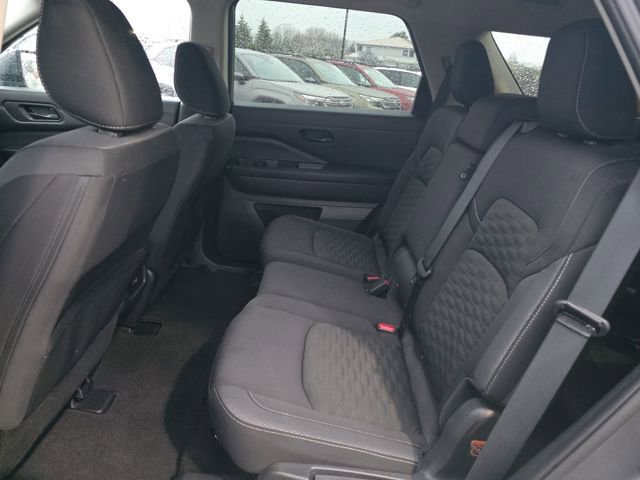 Used 2024 Nissan Pathfinder SV image 15