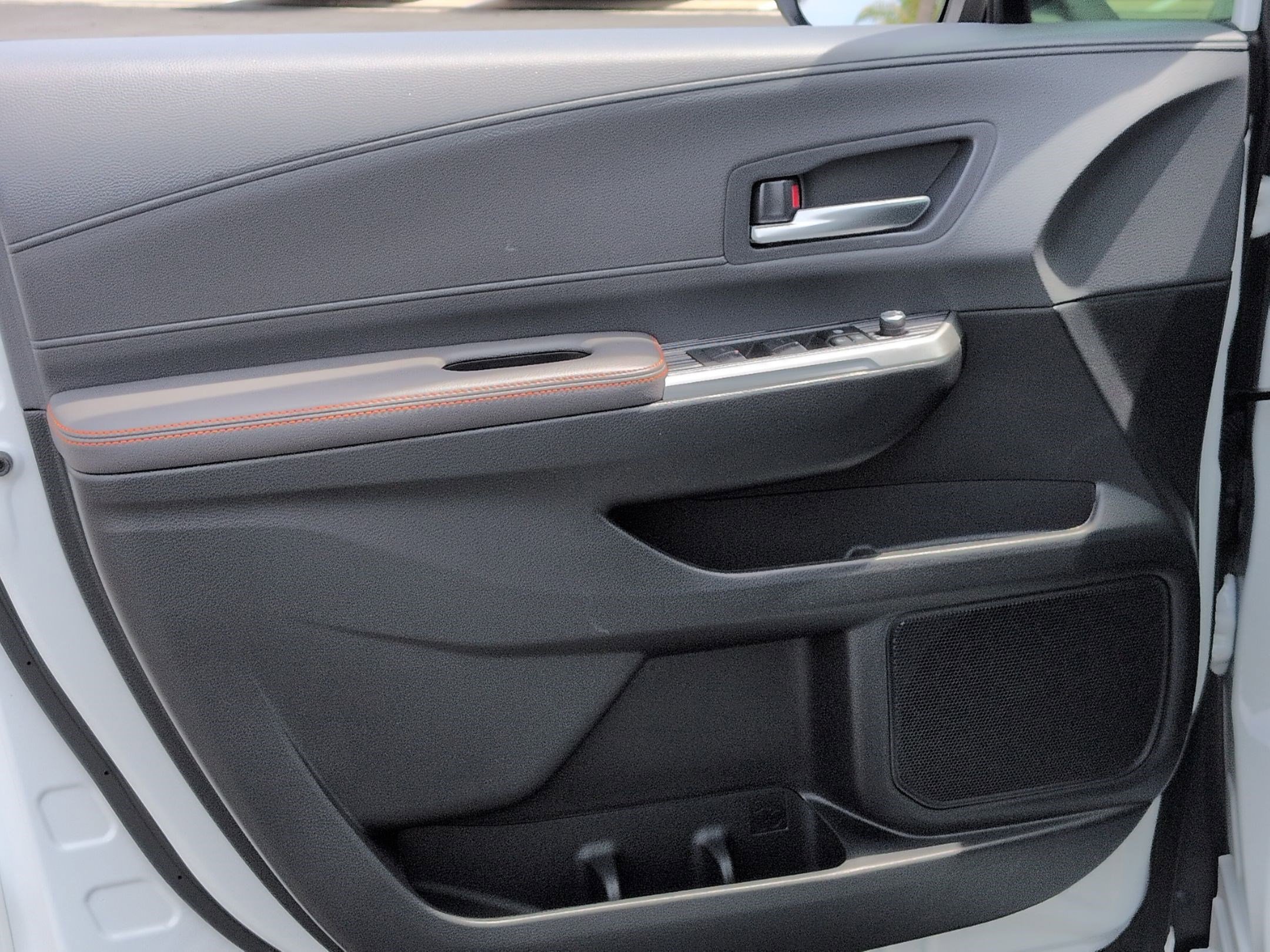 Used 2024 Toyota Sienna XSE w/ XSE Plus Package image 14