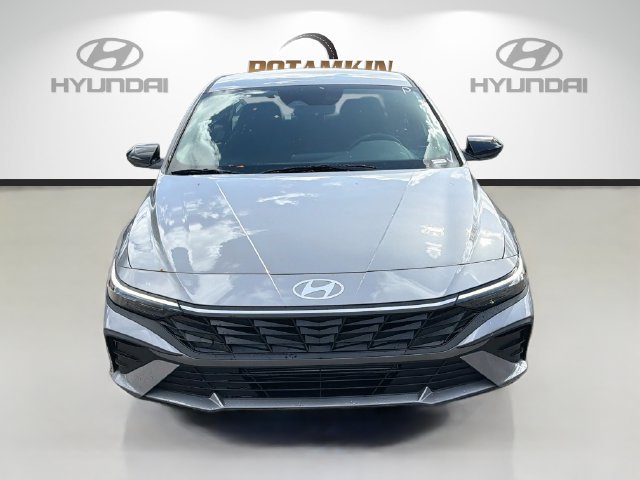 Certified 2026 Hyundai Elantra Sport FWD image 3