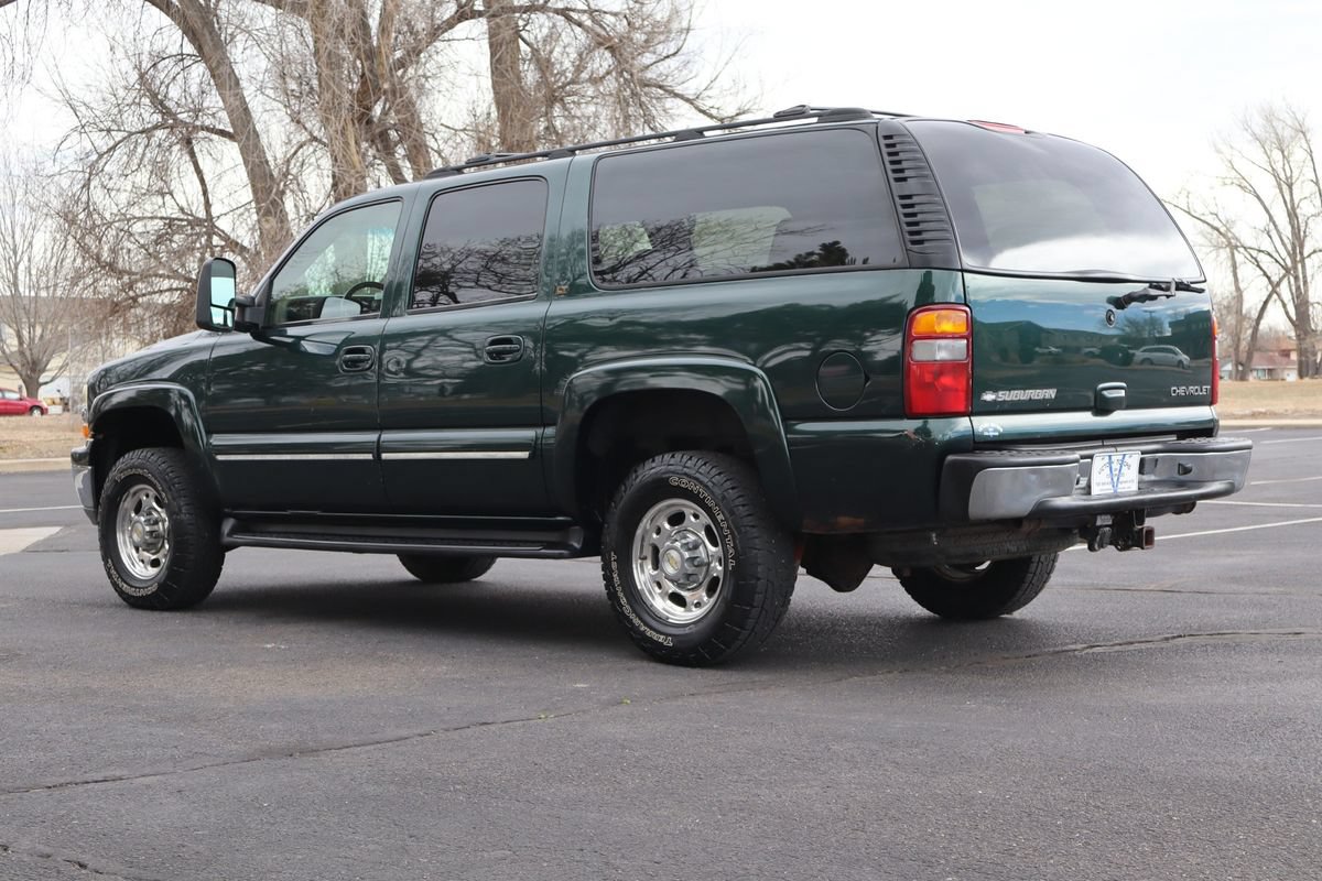 Used 2002 Chevrolet Suburban 2500 LT AWD/4WD image 7