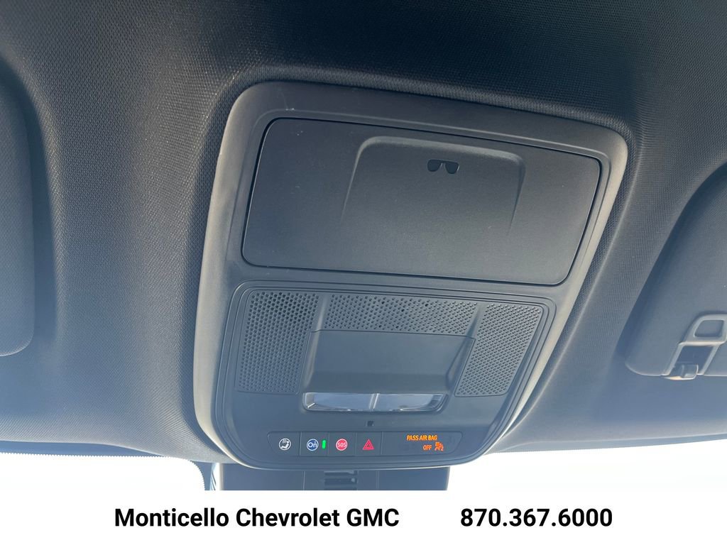 New 2026 Chevrolet Traverse LT w/ LPO, Floor Liner Package FWD image 18