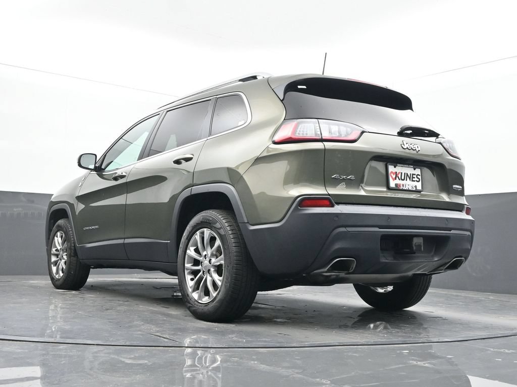 Used 2019 Jeep Cherokee Latitude Plus w/ Comfort/Convenience Group AWD/4WD image 30