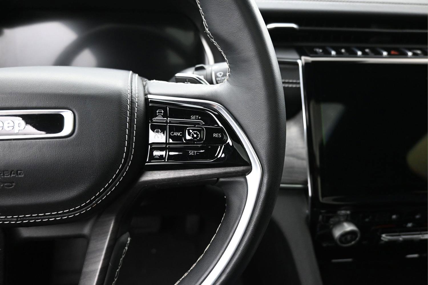 Used 2021 Jeep Grand Cherokee L Overland w/ Luxury Tech Group IV image 21