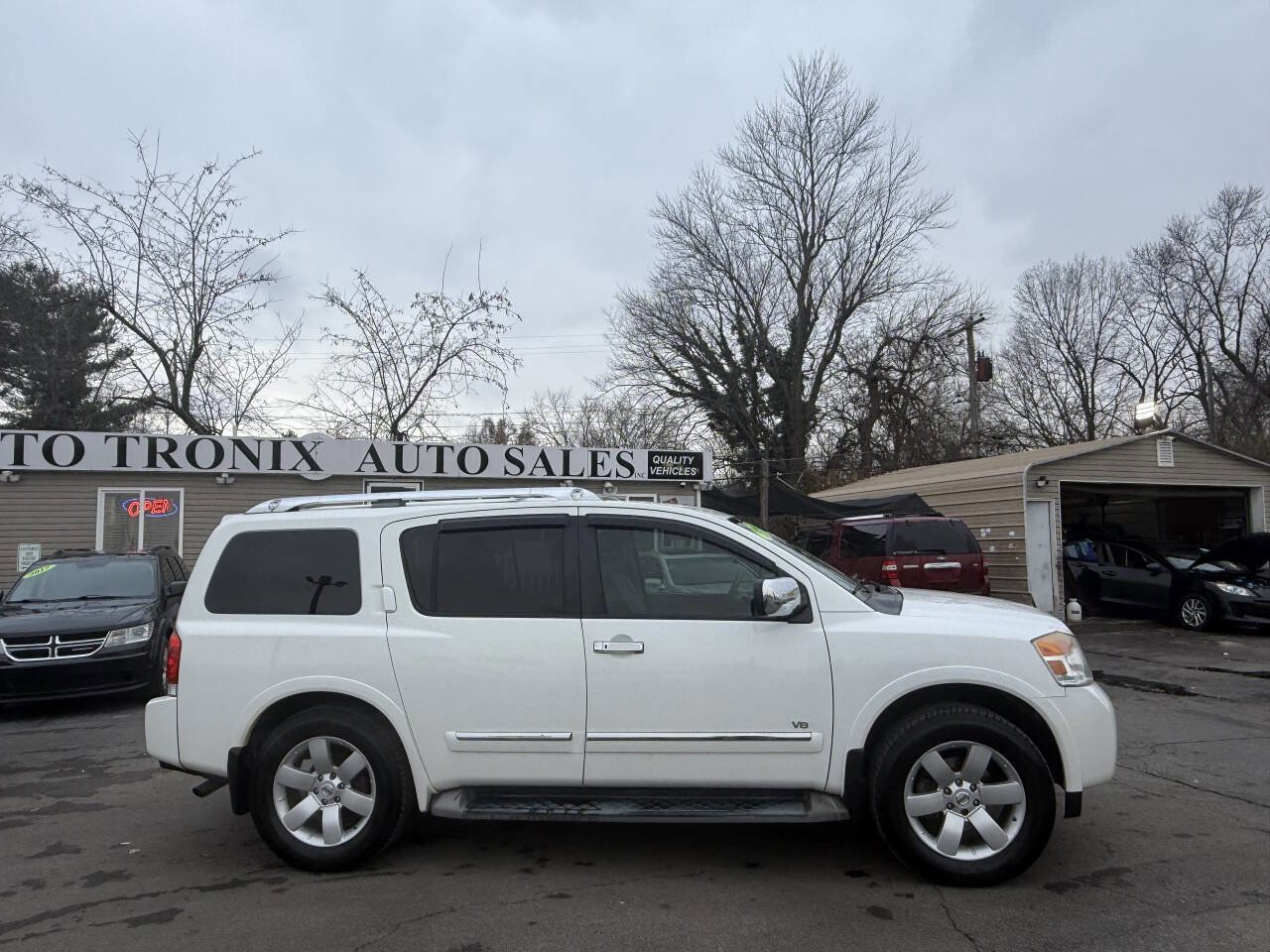 Used 2010 Nissan Armada Titanium image 5