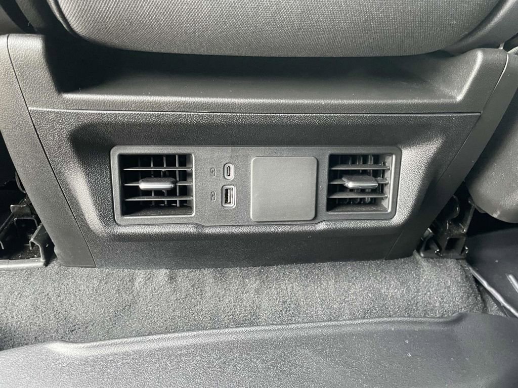 Used 2025 Chevrolet Silverado 1500 Custom image 23