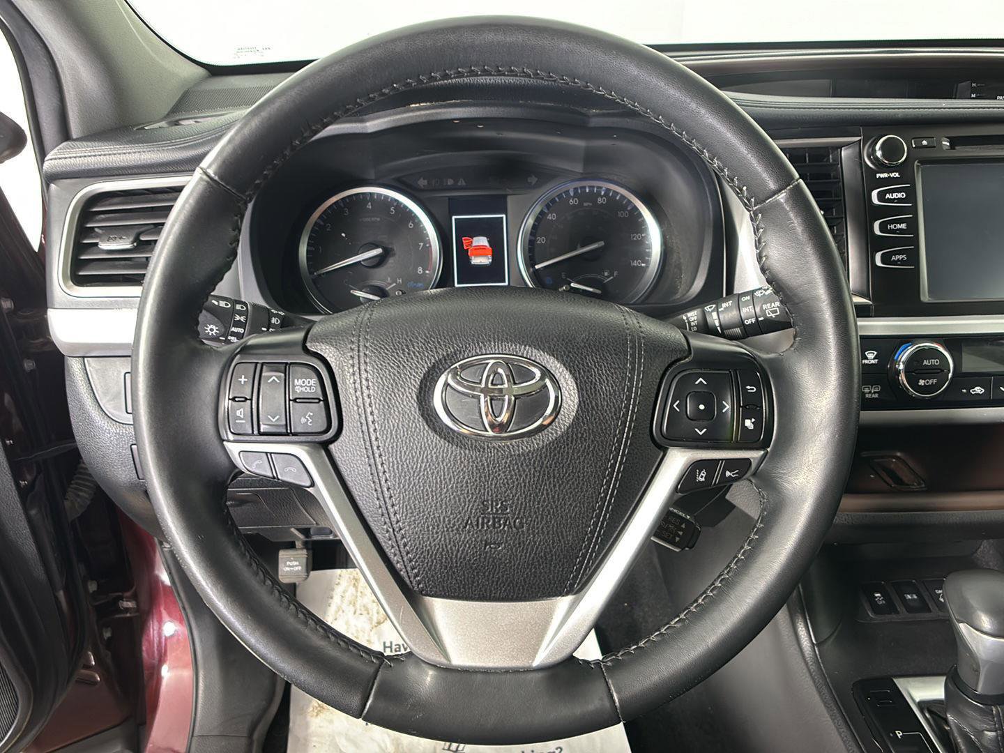 Used 2019 Toyota Highlander XLE AWD/4WD image 28
