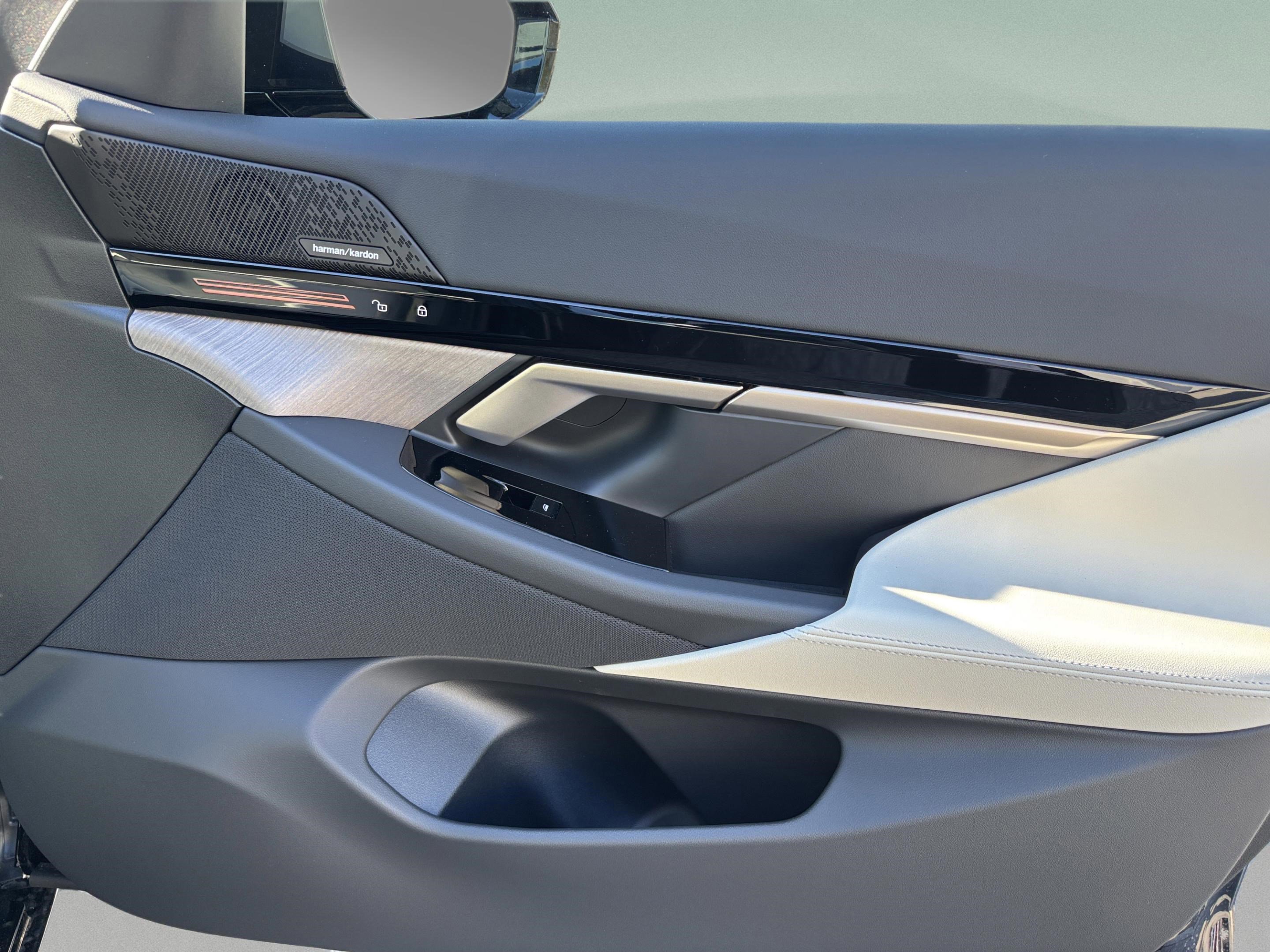 New 2026 BMW 530i w/ M Sport Package image 25