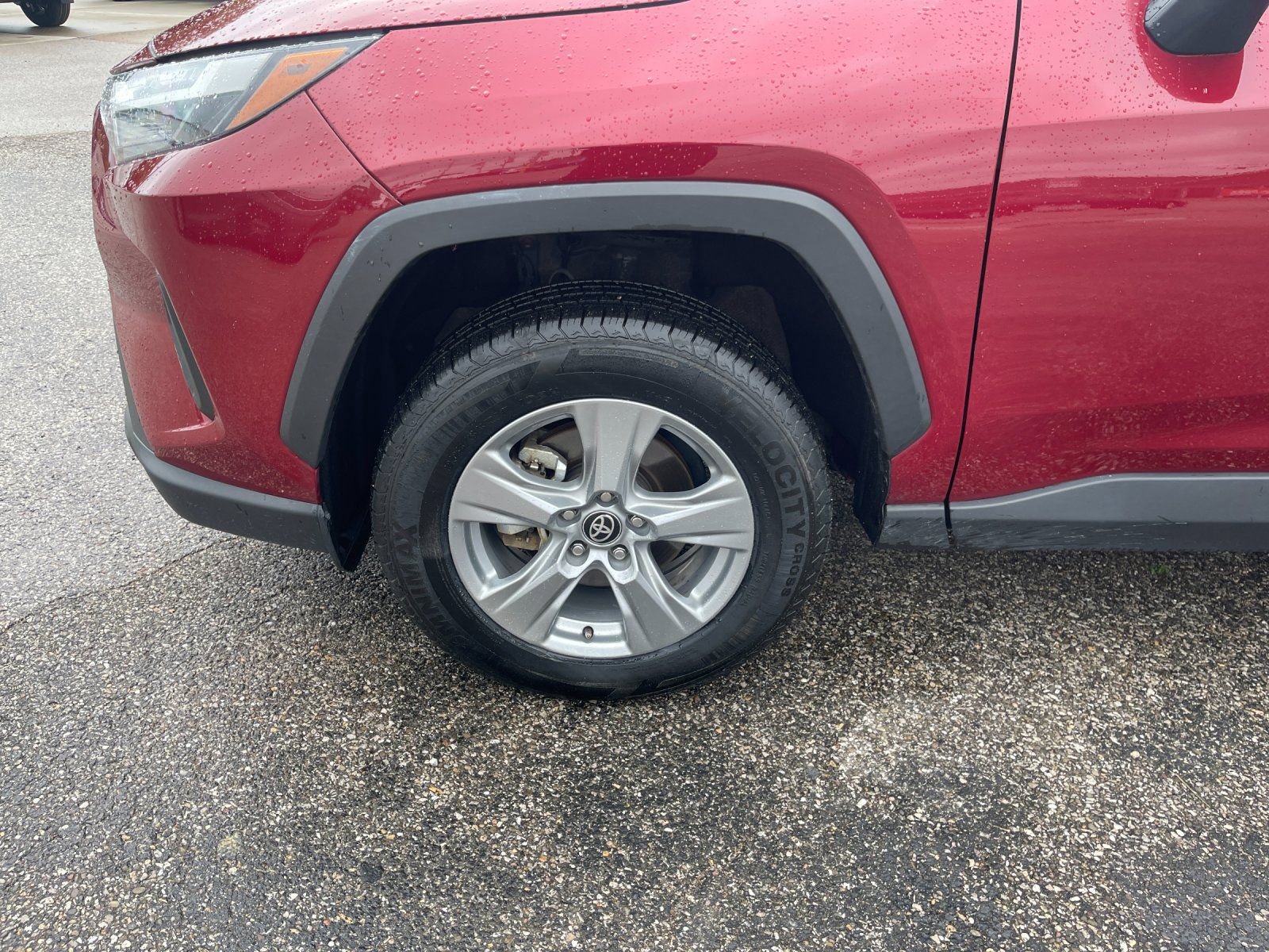 Used 2025 Toyota RAV4 XLE AWD/4WD image 32