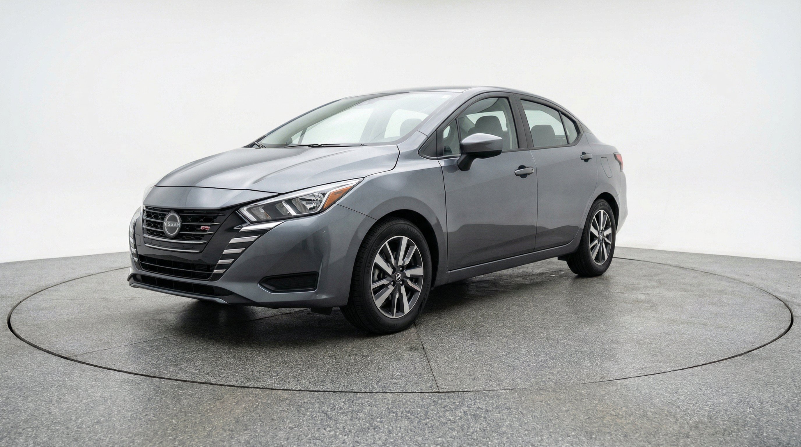 Used 2025 Nissan Versa SV FWD image 3