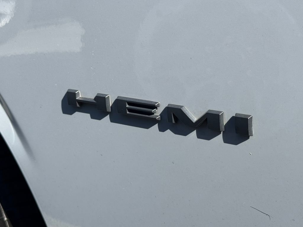 Used 2022 Dodge Challenger R/T w/ Driver Convenience Group image 17