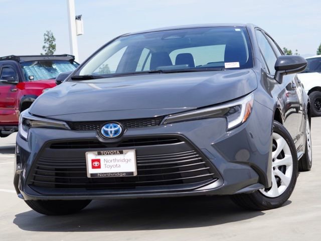 Used 2024 Toyota Corolla LE FWD image 4