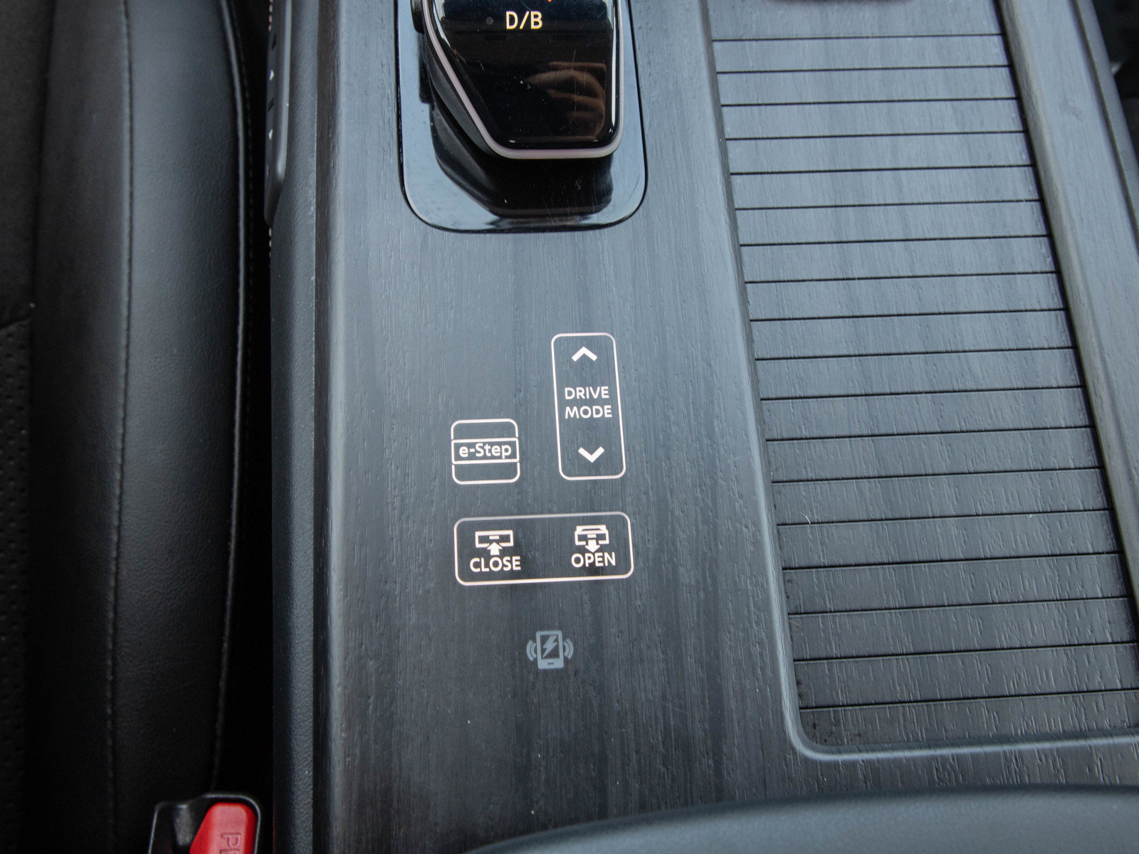Used 2024 Nissan Ariya AWD image 24
