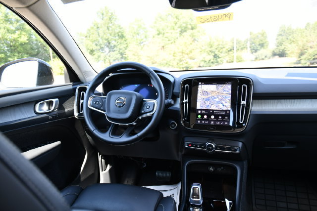 Certified 2026 Volvo XC40 B5 Plus AWD/4WD image 23